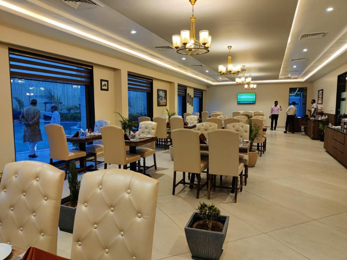 The Imperial Prime Clarks Inn Suites, Bhilwara Exterior foto