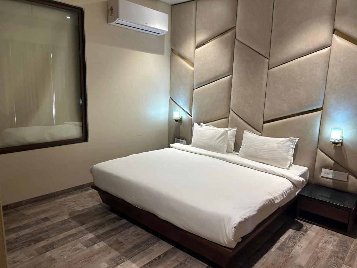 The Imperial Prime Clarks Inn Suites, Bhilwara Exterior foto